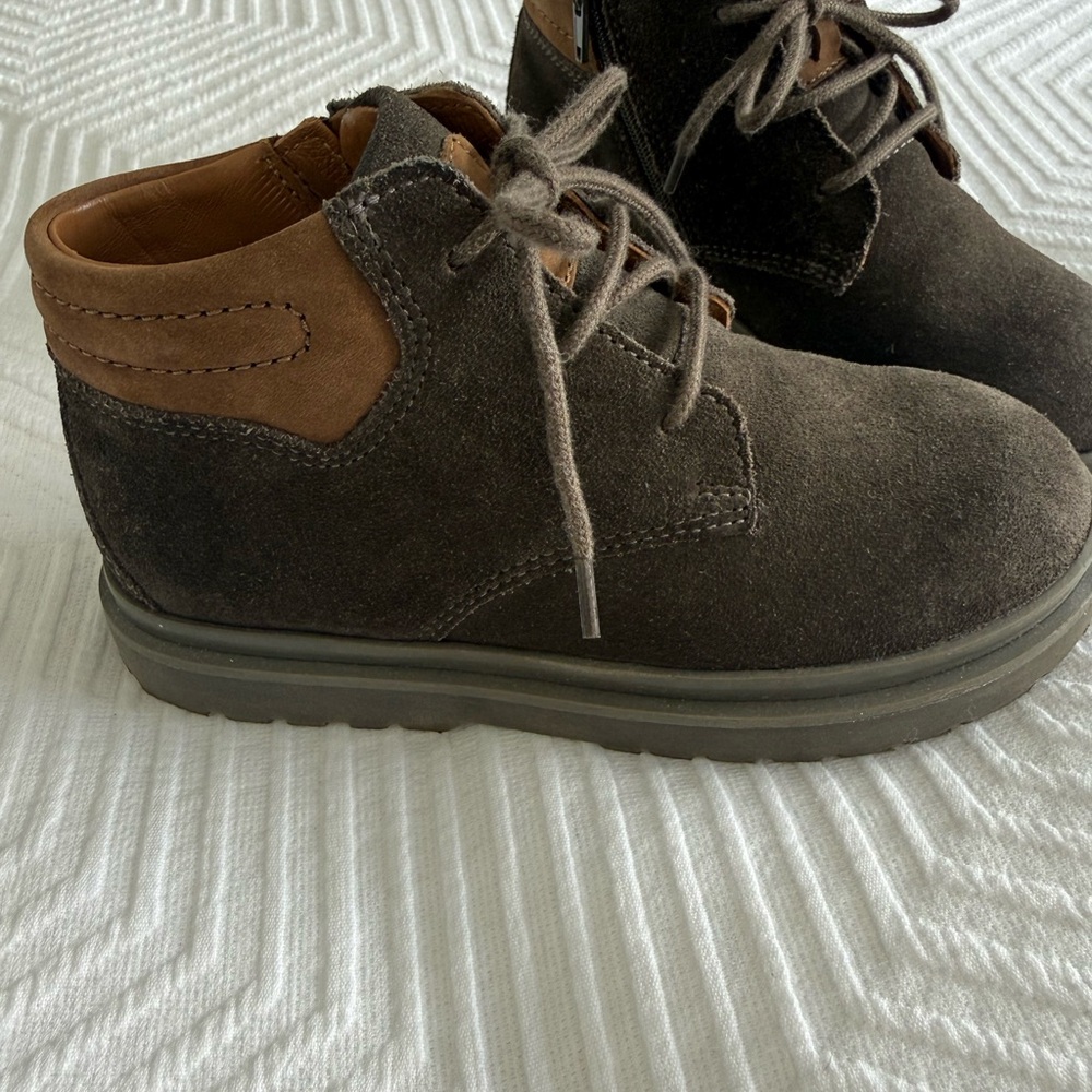 Zara Kids Dark Brown and Tan Suede Lace-Up Ankle Boots w/ zipper inside
